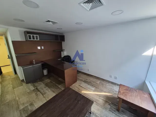 Sala à venda ou para alugar, no bairro Recreio dos Bandeirantes em Rio de Janeiro