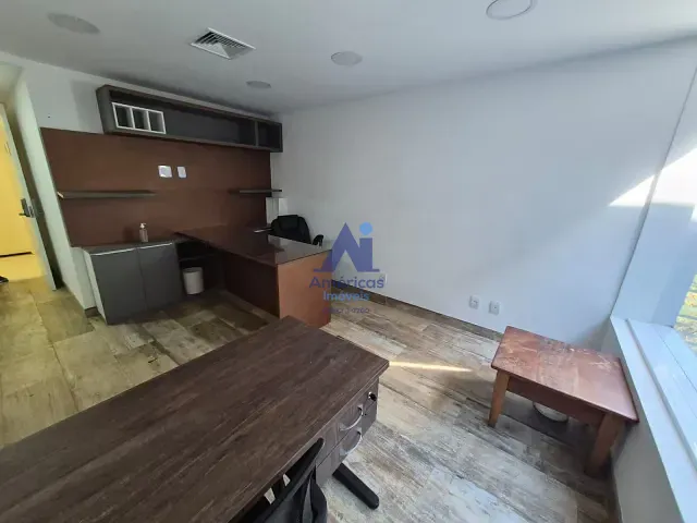 Sala à venda ou para alugar, no bairro Recreio dos Bandeirantes em Rio de Janeiro