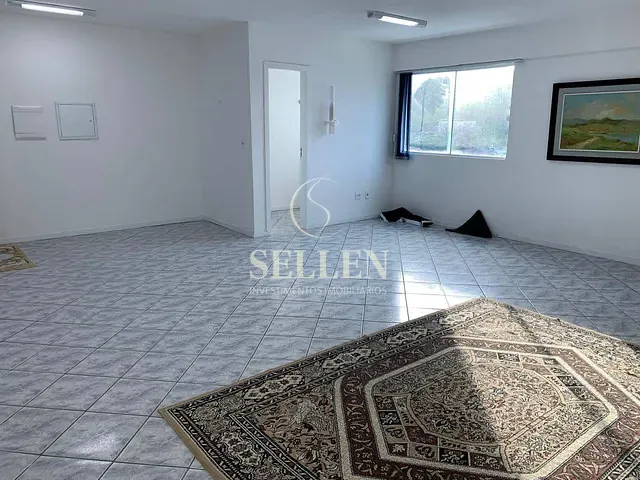 Sala à venda, no bairro Centro em Balneário Camboriú
