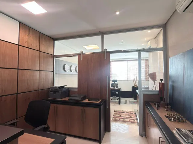 Sala à venda, no bairro Dezoito do Forte Empresarial/Alphaville. em Barueri