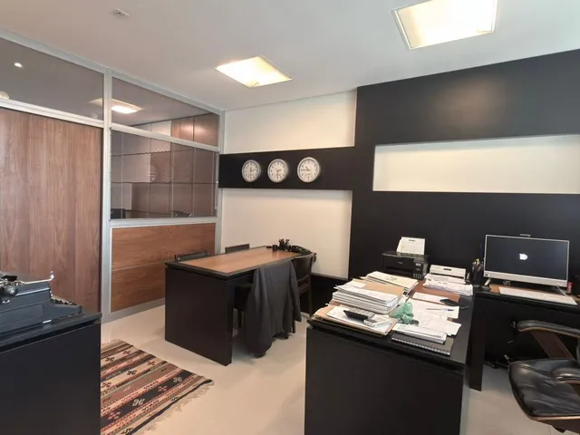 Sala à venda, no bairro Dezoito do Forte Empresarial/Alphaville. em Barueri