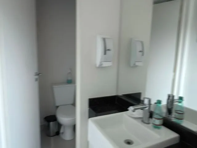Sala à venda, no bairro Dezoito do Forte Empresarial/Alphaville. em Barueri