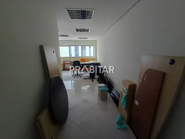 Sala à venda ou para alugar, no bairro Vila Hamburguesa em São Paulo
