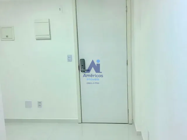 Sala à venda ou para alugar, no bairro Recreio dos Bandeirantes em Rio de Janeiro