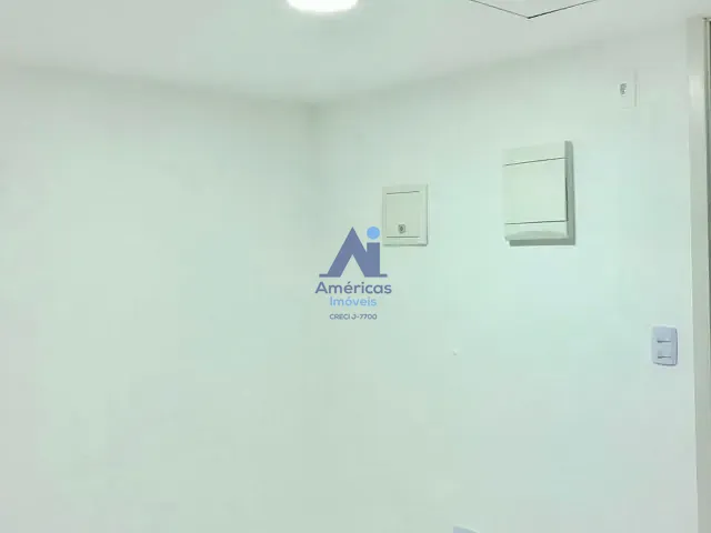 Sala à venda ou para alugar, no bairro Recreio dos Bandeirantes em Rio de Janeiro