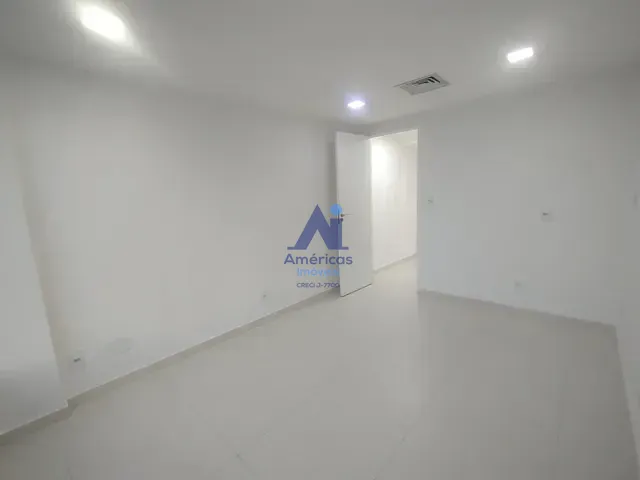 Sala com 22m², para alugar, no bairro Recreio dos Bandeirantes em Rio de Janeiro