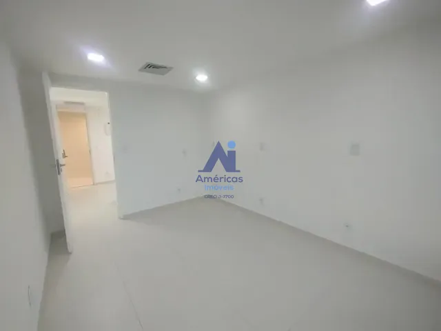 Sala com 22m², para alugar, no bairro Recreio dos Bandeirantes em Rio de Janeiro