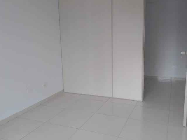 Sala para alugar, no bairro Centro Cívico em Curitiba
