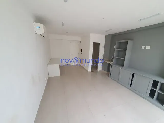 Sala com 40m², para alugar, no bairro Jacarepaguá em Rio de Janeiro