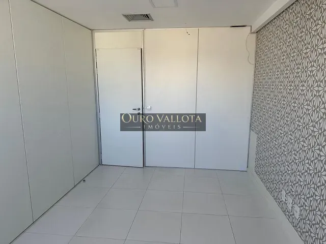 Sala com 80m², à venda, no bairro Parque Santa Cecília em São Paulo