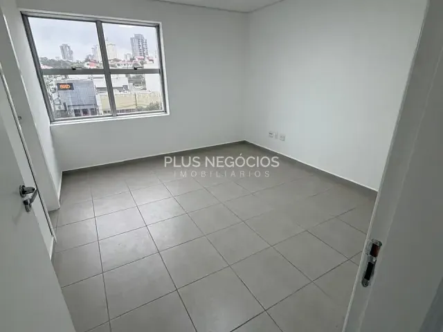 Sala à venda, no bairro Jardim Faculdade em Sorocaba