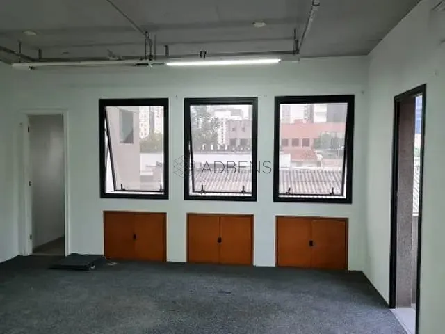 Sala à venda, no bairro Itaim Bibi em São Paulo