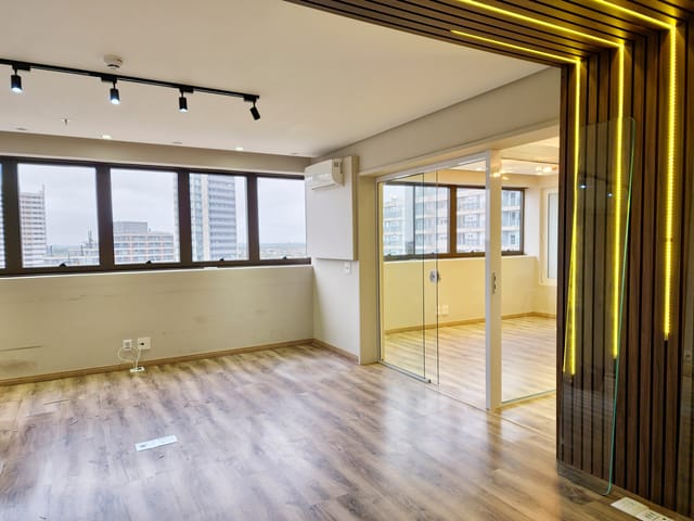 Foto do Sala - Ampla sala à venda ou aluguel para grandes escritórios ou clinica, com vista Parque, Parque Una, Pelotas, RS | UP Imóveis