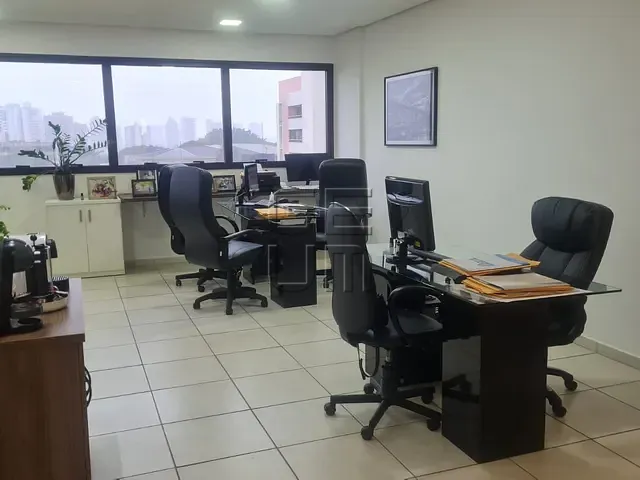 Sala à venda ou para alugar, no bairro Jardim Londrilar em Londrina