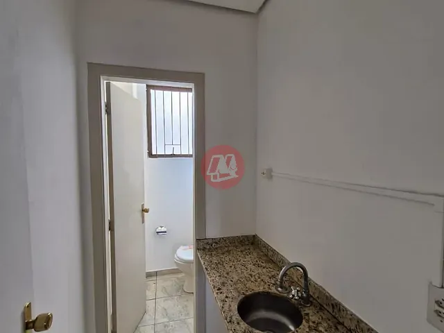 Sala com 30m², para alugar, no bairro Auxiliadora em Porto Alegre