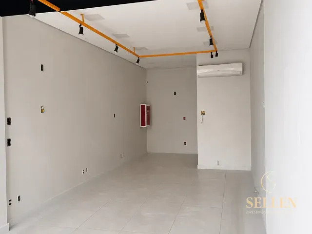 Sala com 51m², para alugar, no bairro Centro em Balneário Camboriú