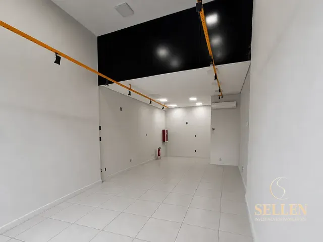 Sala com 51m², para alugar, no bairro Centro em Balneário Camboriú