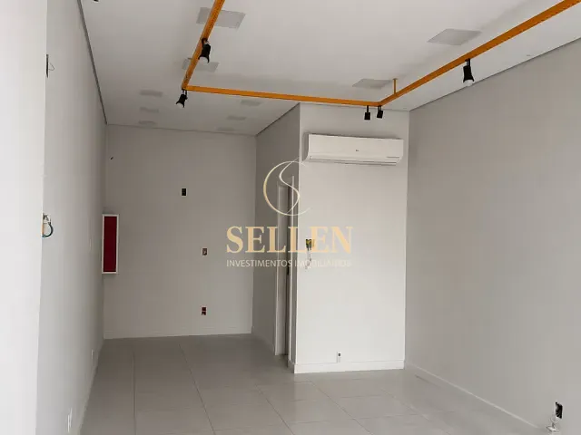 Sala com 51m², para alugar, no bairro Centro em Balneário Camboriú