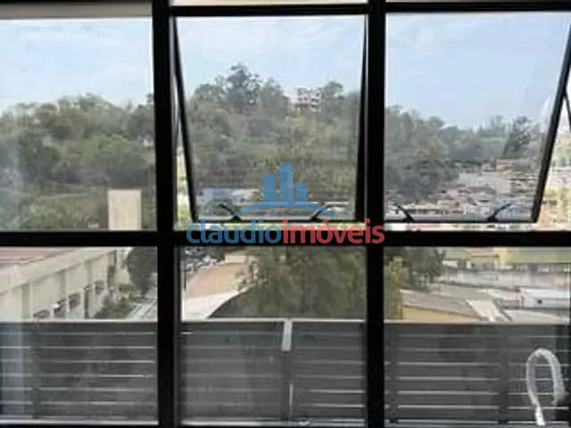 Sala à venda ou para alugar, no bairro Ano Bom em Barra Mansa