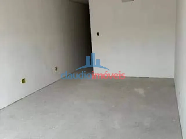 Sala à venda ou para alugar, no bairro Ano Bom em Barra Mansa