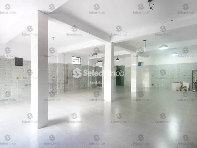 Sala com 100m², para alugar, no bairro Jardim Hélida em Mauá