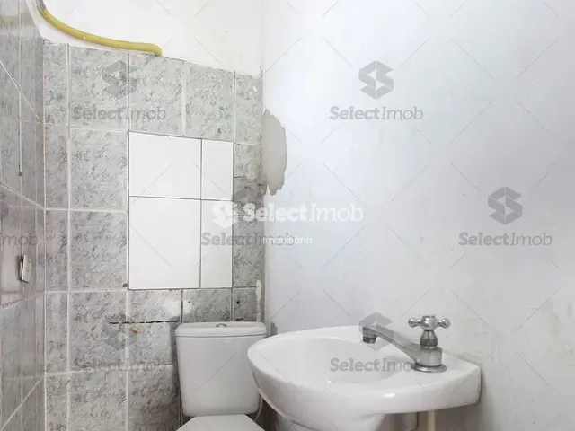 Sala com 100m², para alugar, no bairro Jardim Hélida em Mauá