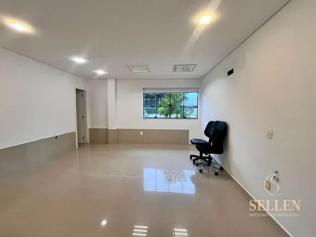 Sala para alugar, no bairro Ariribá em Balneário Camboriú