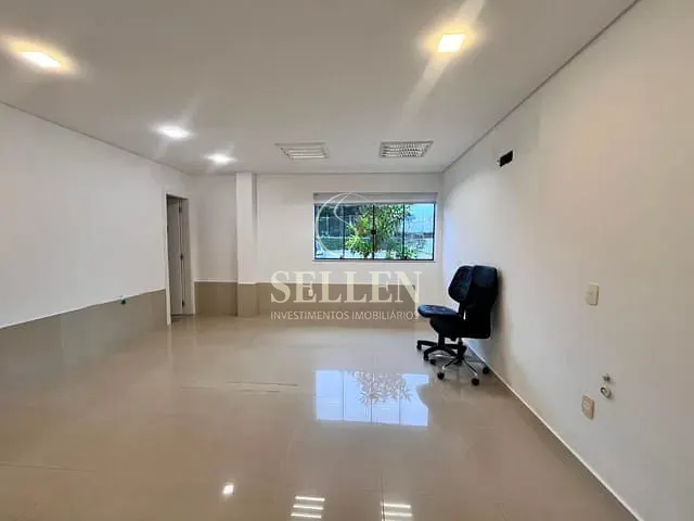 Sala para alugar, no bairro Ariribá em Balneário Camboriú
