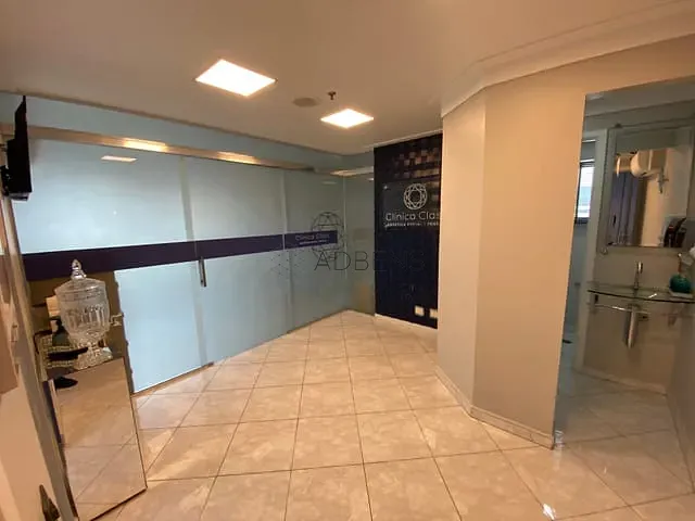 Sala à venda, no bairro Pinheiros em São Paulo