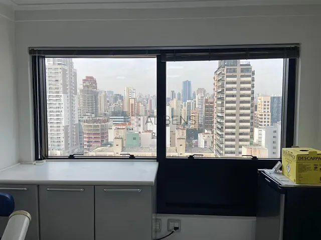 Sala à venda, no bairro Pinheiros em São Paulo