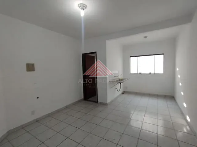 Sala com 30m², para alugar, no bairro Vila Bocaina em Mauá