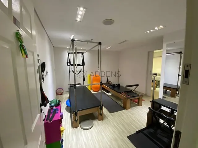 Sala à venda, no bairro Pinheiros em São Paulo