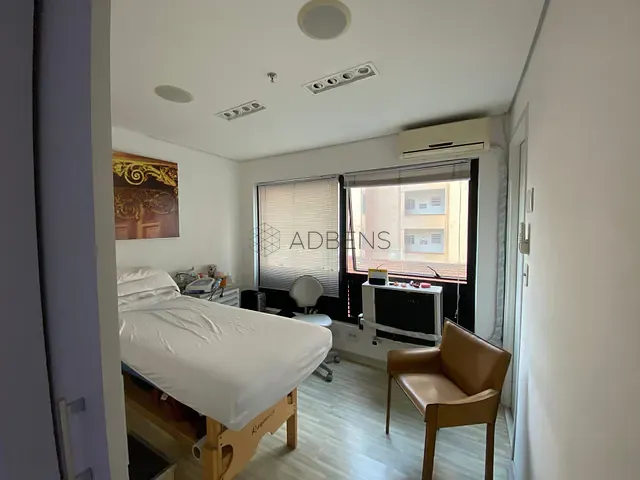 Sala à venda, no bairro Pinheiros em São Paulo