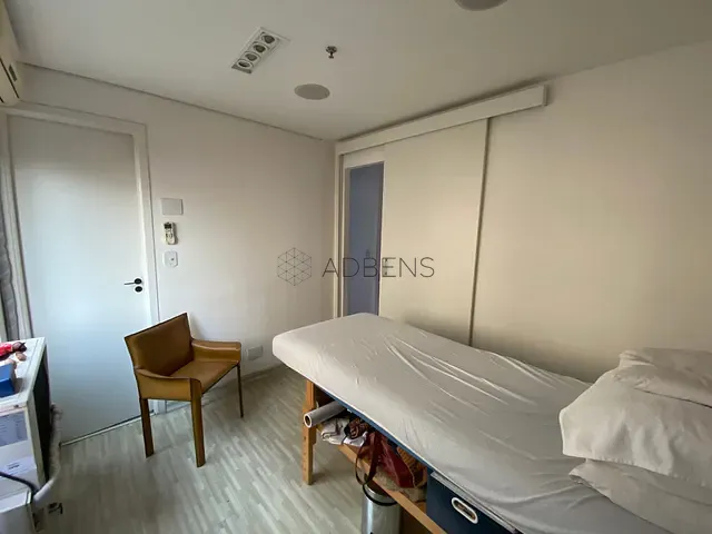 Sala à venda, no bairro Pinheiros em São Paulo
