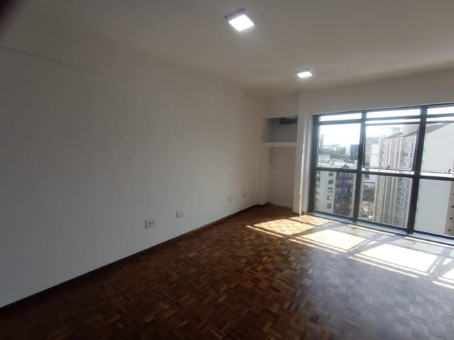 Sala para alugar, no bairro Centro Cívico em Curitiba
