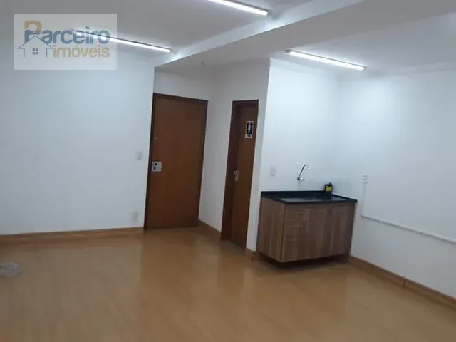 Sala com 34m², para alugar, no bairro Carrão em São Paulo