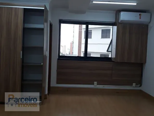 Sala com 34m², para alugar, no bairro Carrão em São Paulo