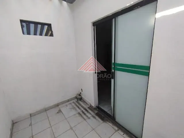 Sala com 60m², para alugar, no bairro Vila Bocaina em Mauá