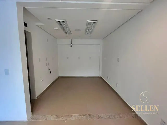 Sala para alugar, no bairro Ariribá em Balneário Camboriú