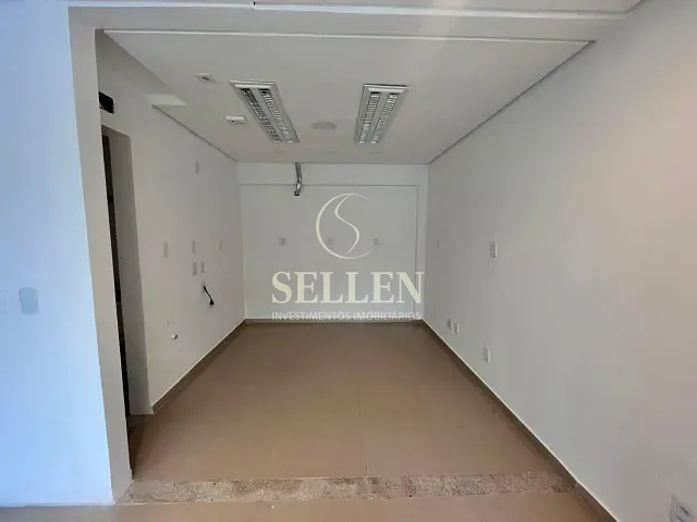 Sala para alugar, no bairro Ariribá em Balneário Camboriú