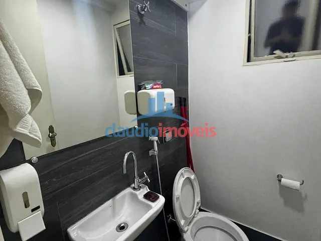 Sala à venda, no bairro Centro em Barra Mansa