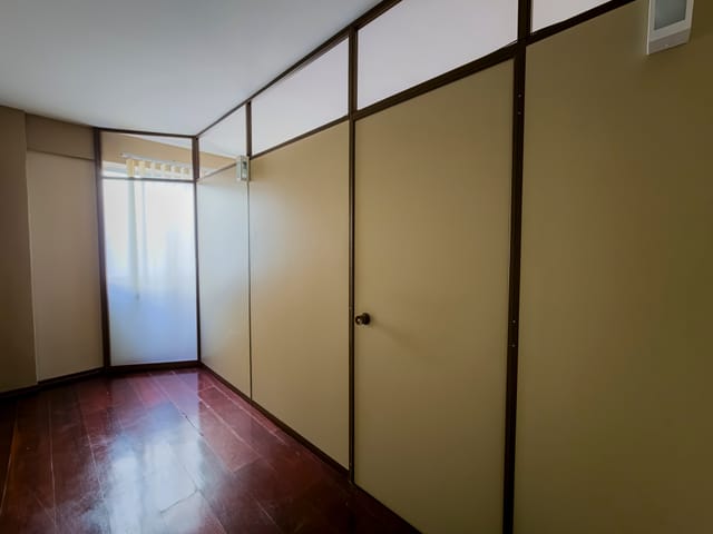 Sala à venda ou para alugar, no bairro Centro em Pelotas