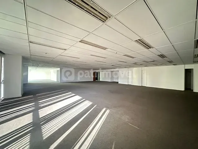 Andar corporativo com 667m², para alugar, no bairro Centro em Rio de Janeiro