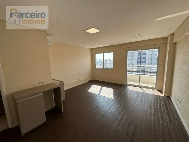 Sala com 32m², para alugar, no bairro Penha de França em São Paulo