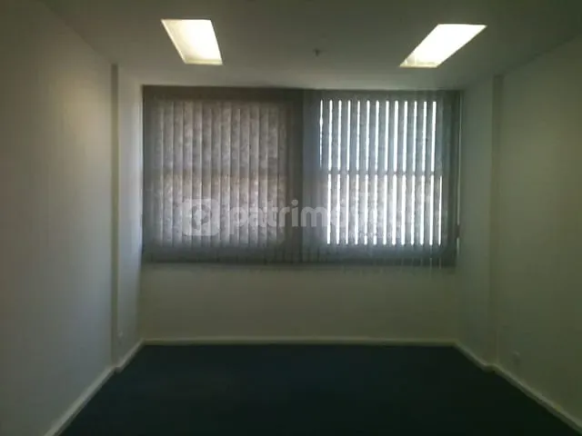 Sala com 76m², para alugar, no bairro Centro em Rio de Janeiro