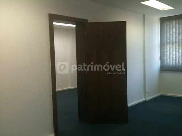 Sala com 76m², para alugar, no bairro Centro em Rio de Janeiro