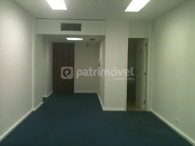 Sala com 76m², para alugar, no bairro Centro em Rio de Janeiro