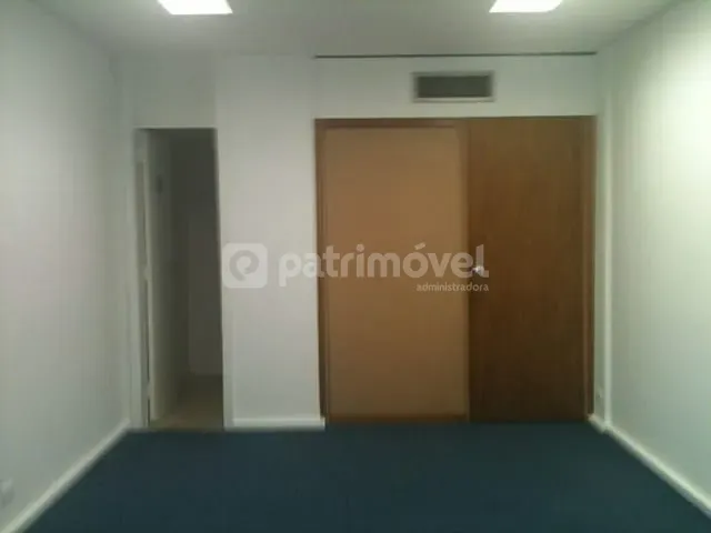 Sala com 76m², para alugar, no bairro Centro em Rio de Janeiro