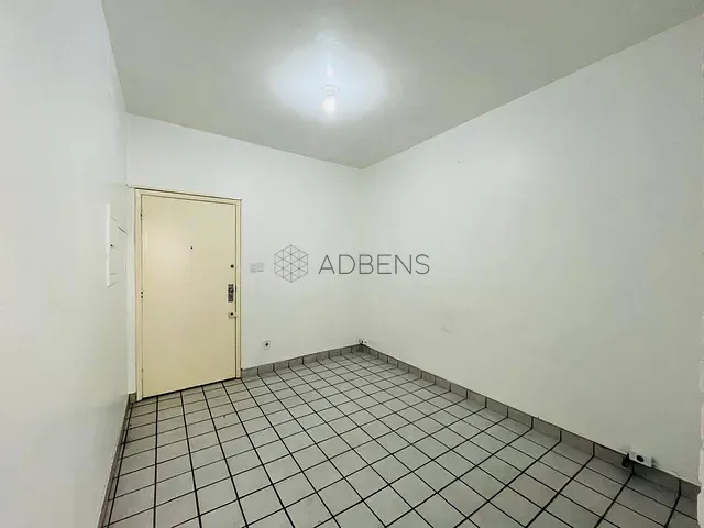 Sala à venda ou para alugar, no bairro República em São Paulo