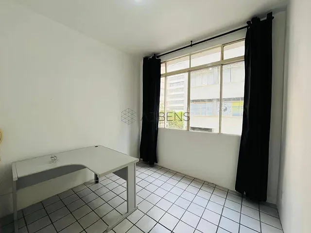 Sala à venda ou para alugar, no bairro República em São Paulo